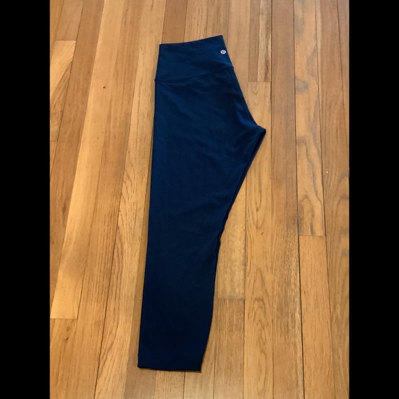 NWOT Lululemon Wunder Under Crop High-Rise 23" True Navy - Picture 4 of 7